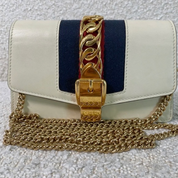 Authentic Gucci White Super Mini Sylvie Crossbody Bag - Picture 3 of 16